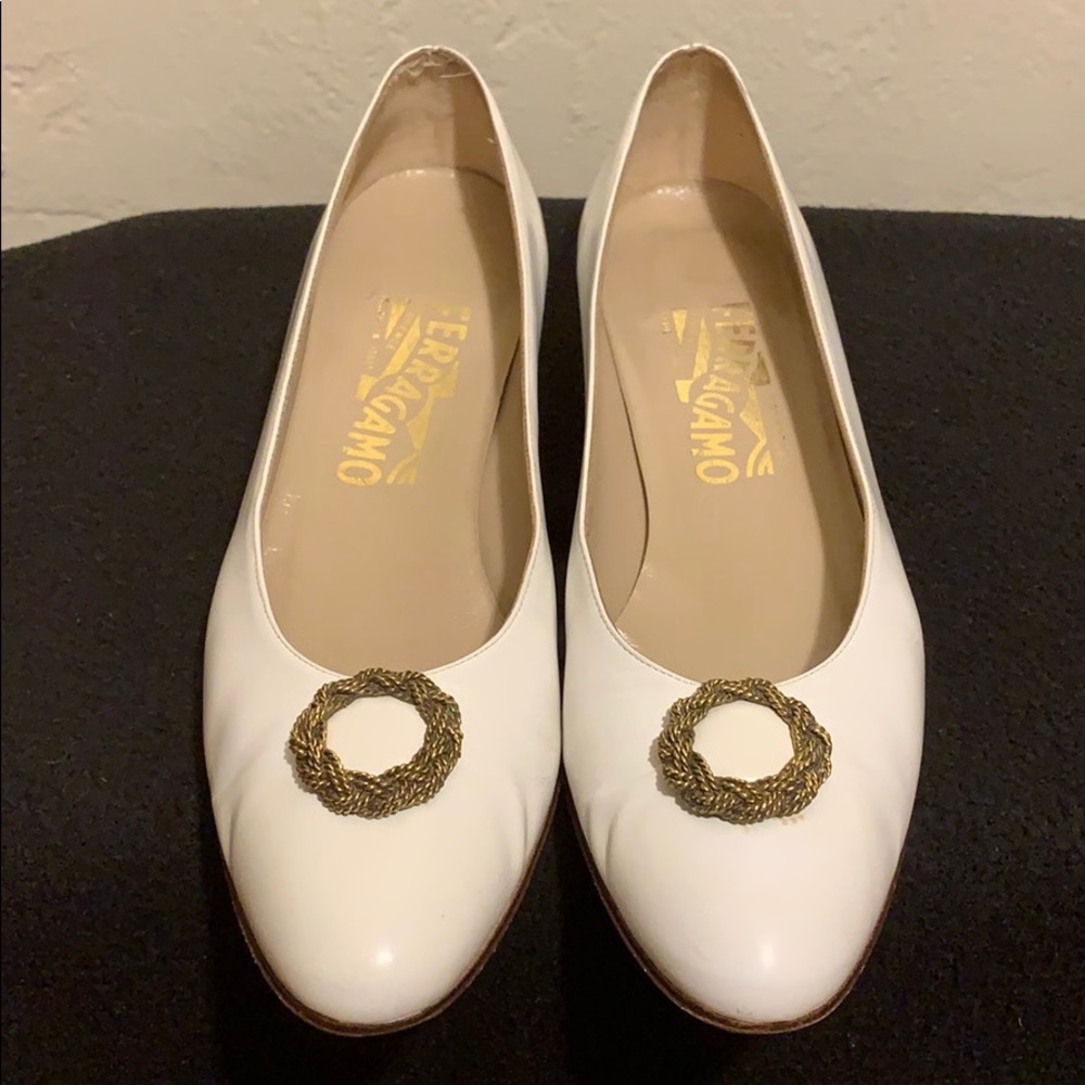 Beautiful Vintage Salvatore Ferragamo Pumps!